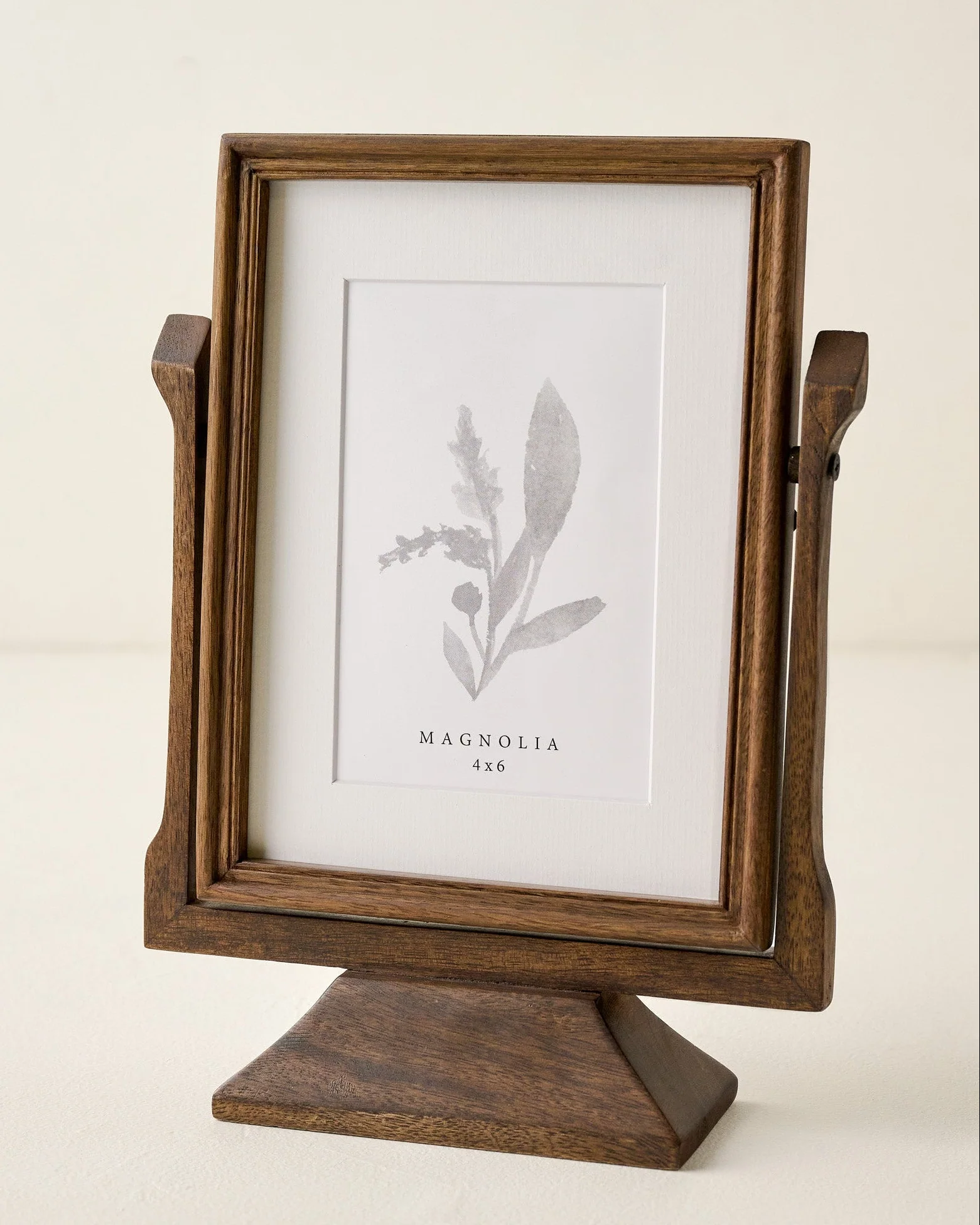 Antique Inspired Swivel Photo Frames - Image 3