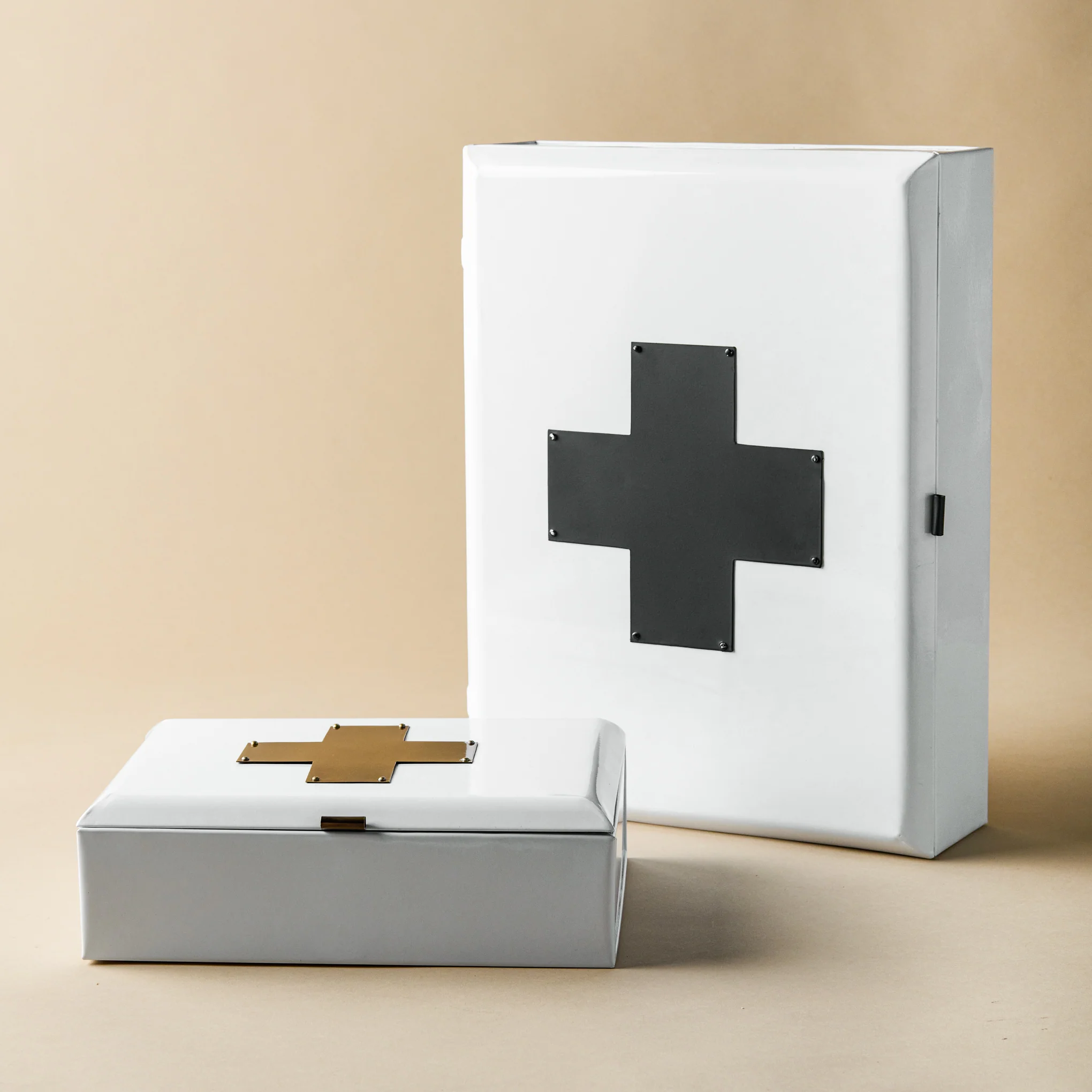 Black and White Large First Aid Kit - Image 4