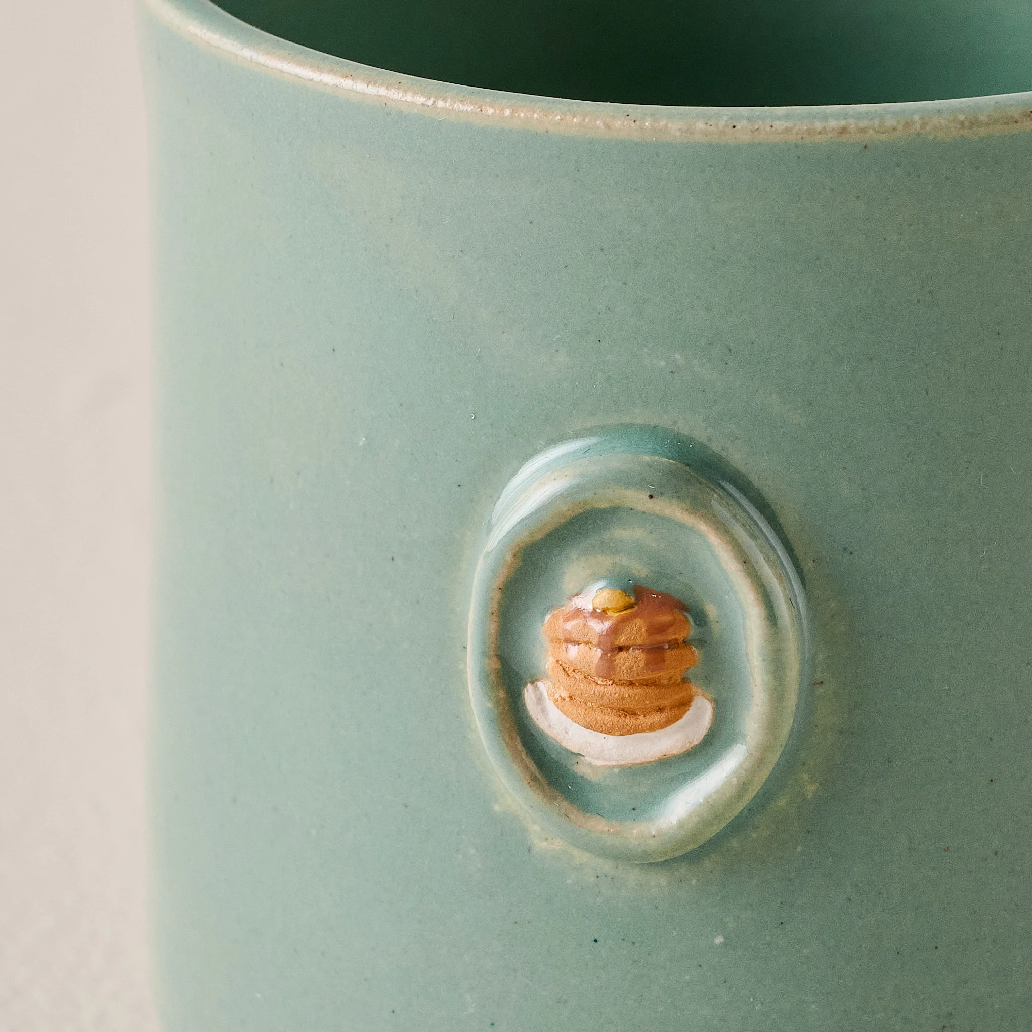 Black Oak Magnolia Table Pancake Mug - Image 2