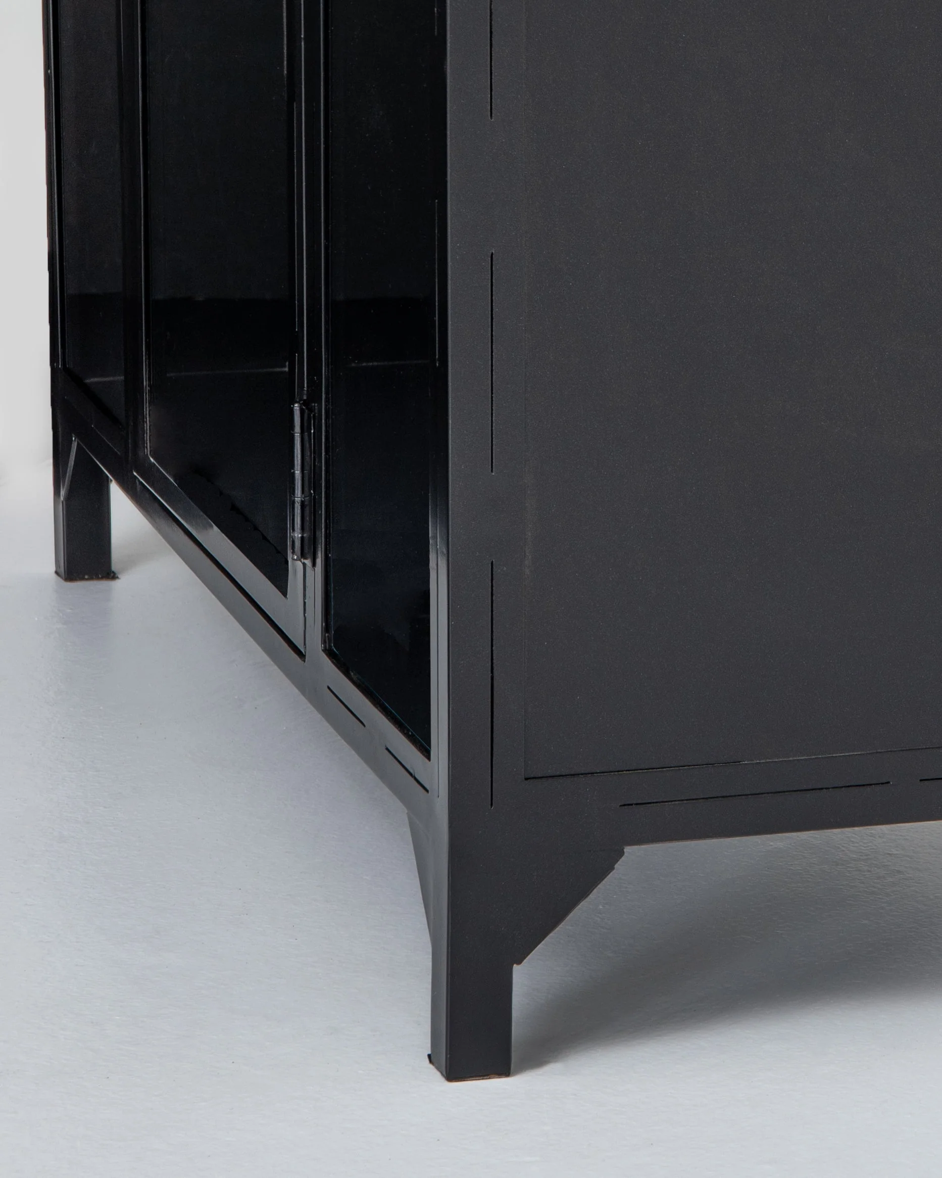 Brady Metal Cabinet - Image 4