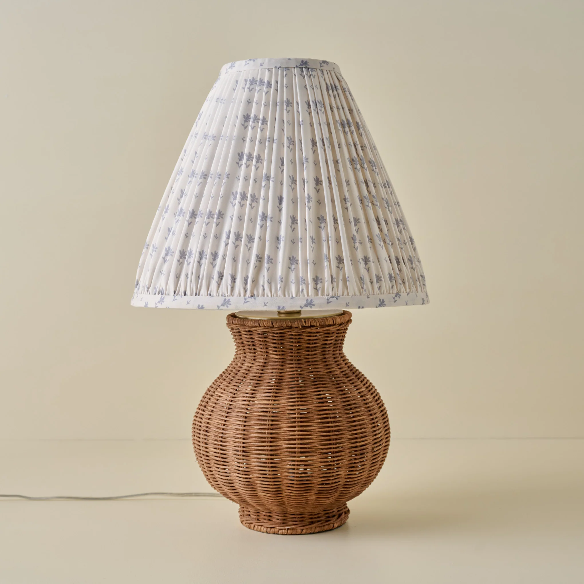 Cassie Rattan Table Lamp - Image 10