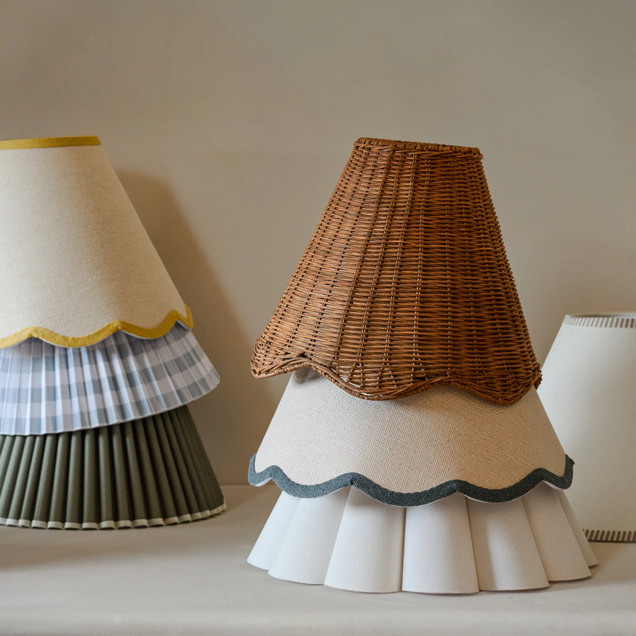Charcoal Wavy Trim Linen Shade - Image 3
