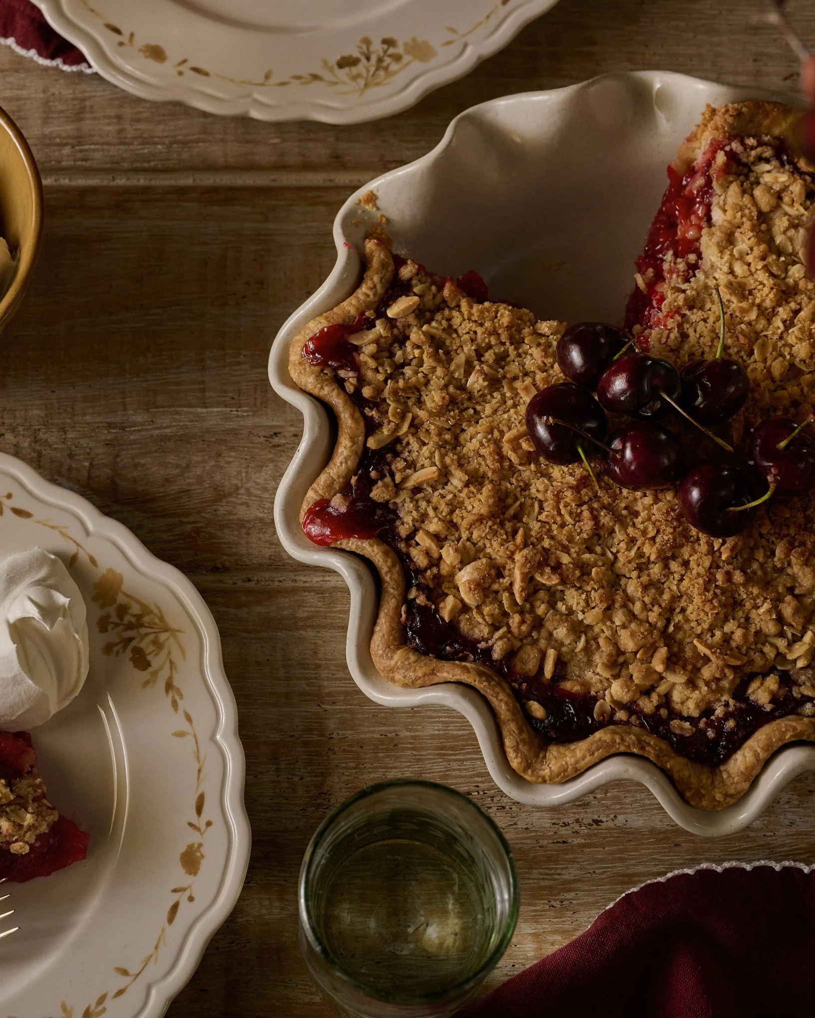 Cream Scalloped Pie Dish - Image 4