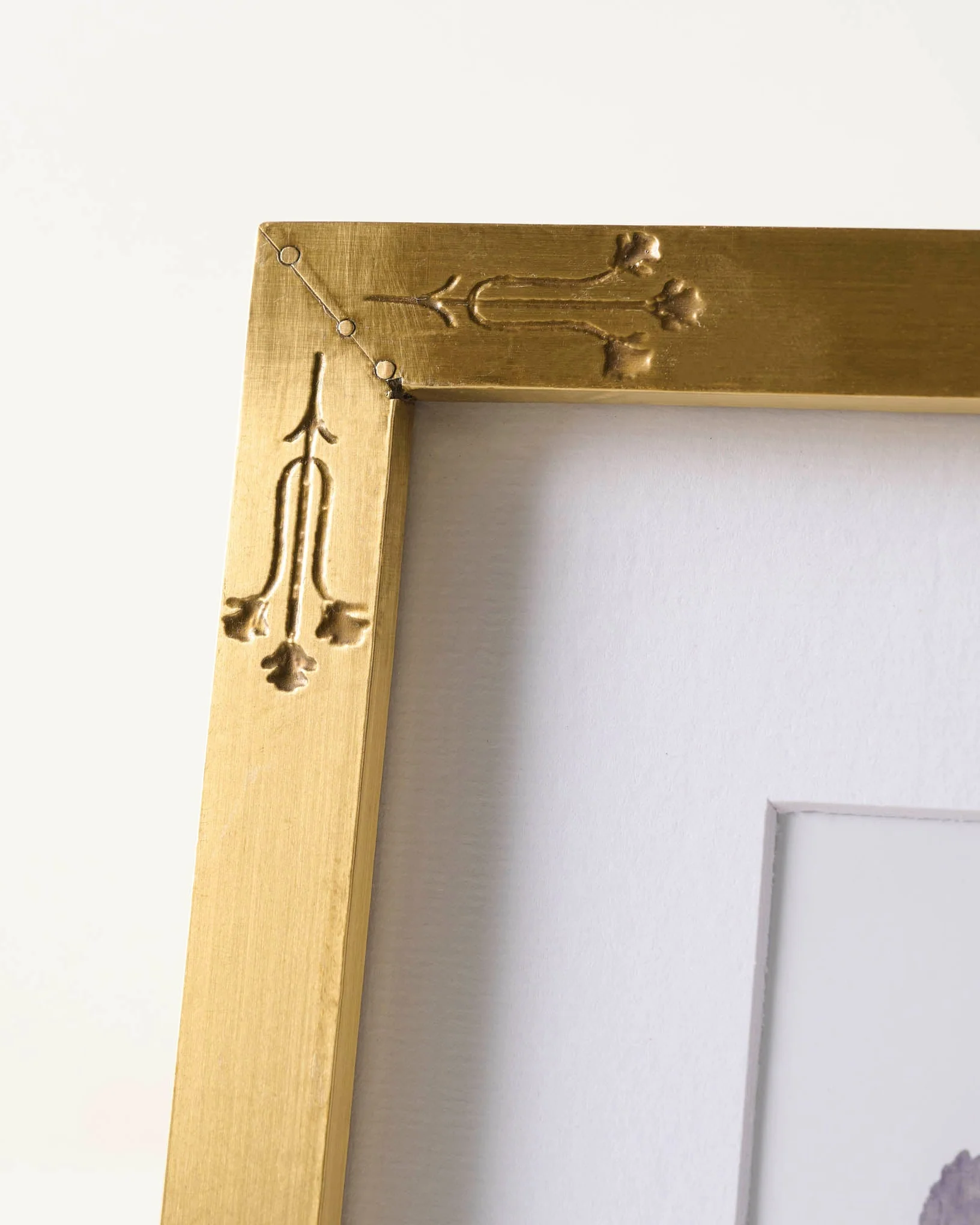 Floral Antique Brass Photo Frame - Image 5