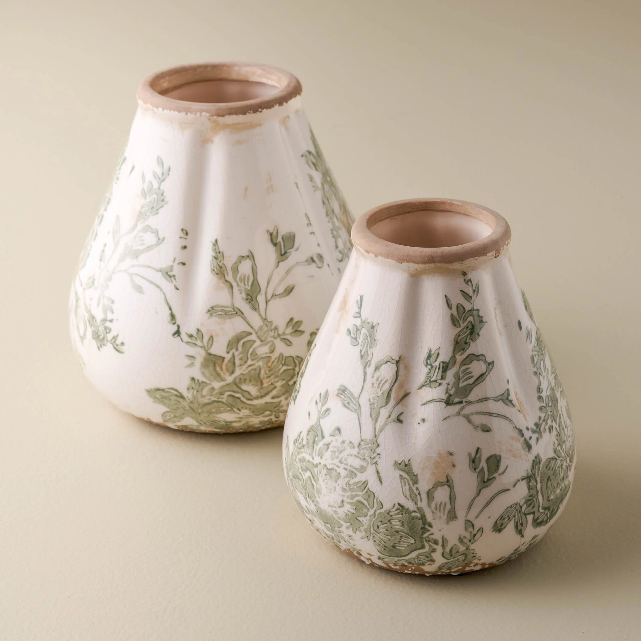 Fluted Green and White Distressed Vase - Image 2