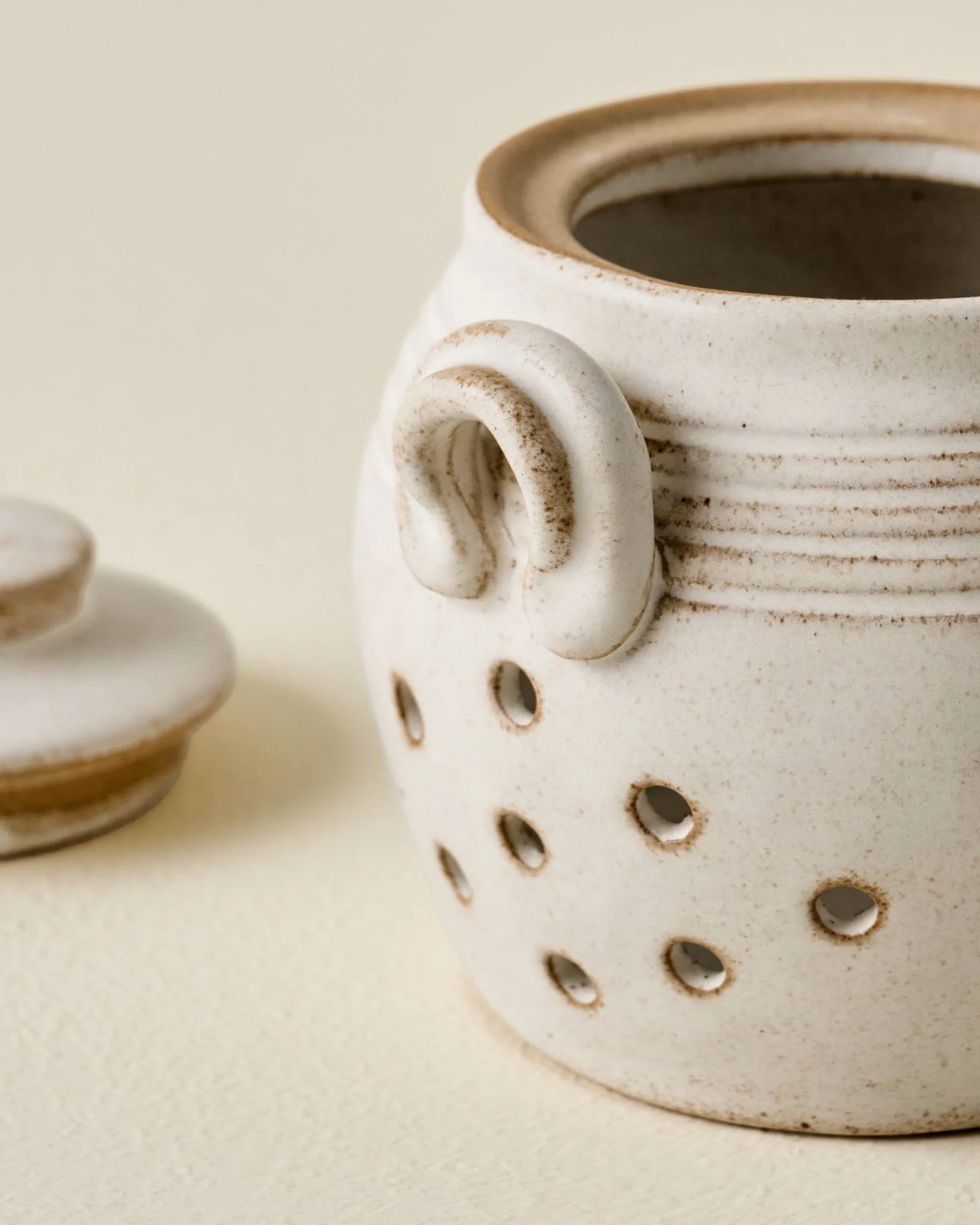 French White Garlic Keeper - Image 2