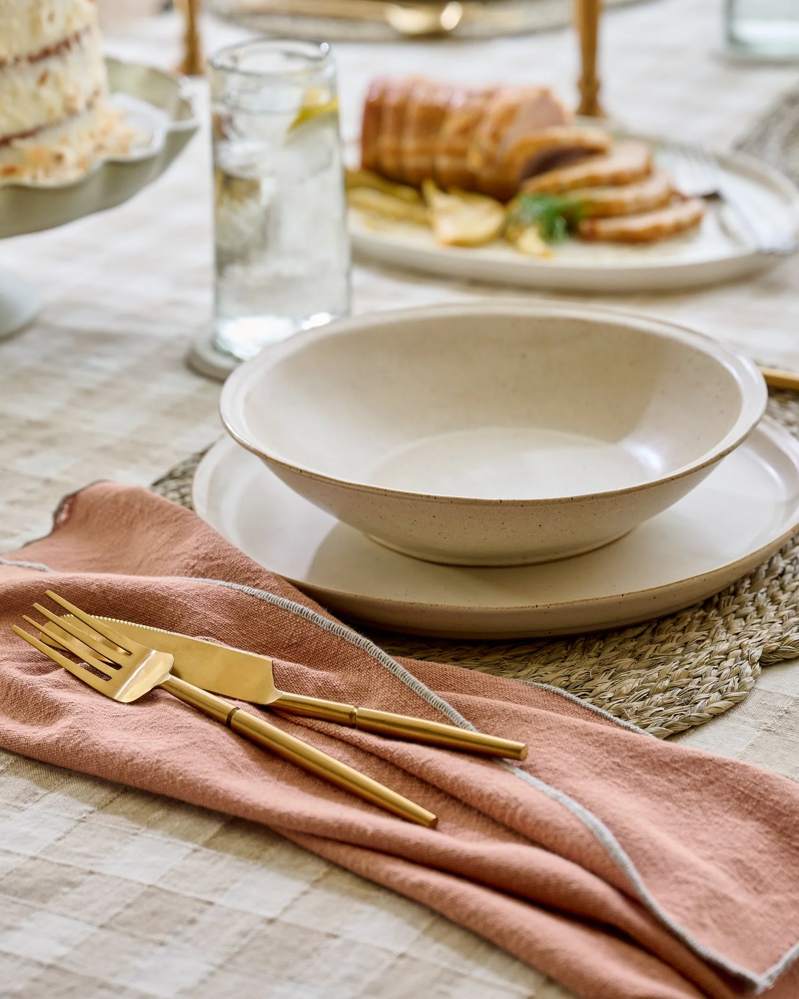 French White Speckle Pasta Bowl - Image 4