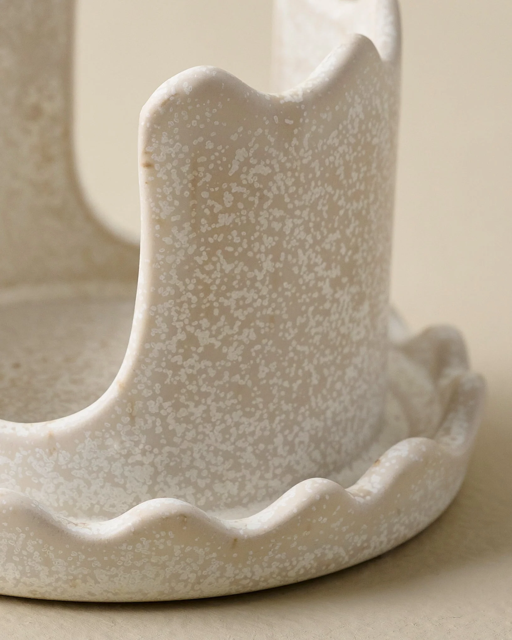 French White Sponge Keeper - Image 3
