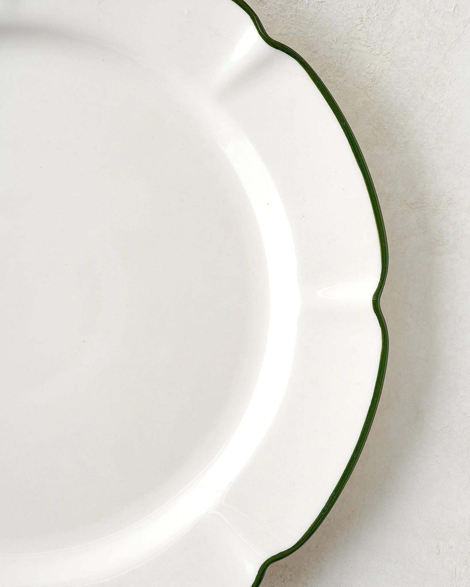 Green Luna Scalloped Plate - Image 2