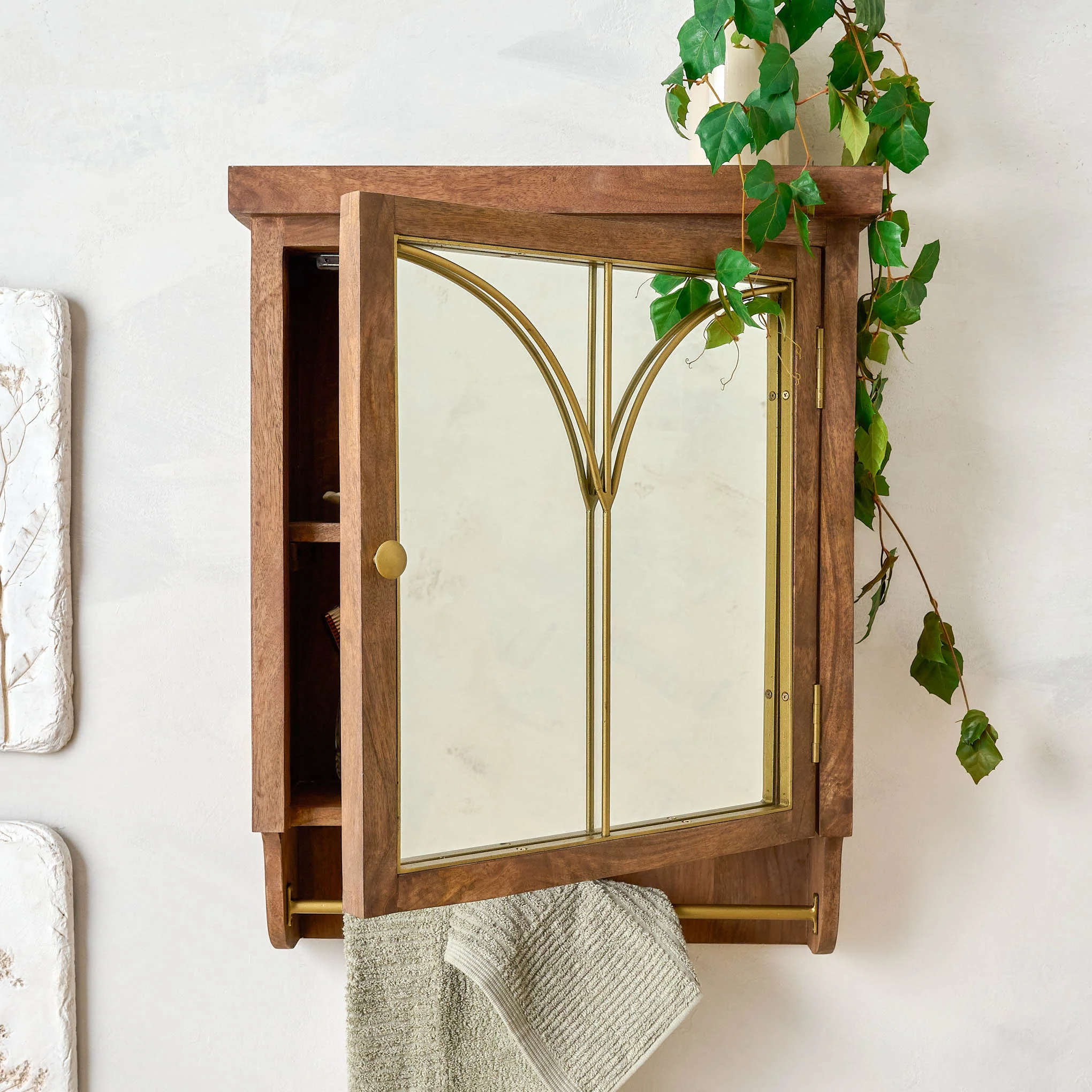 Gristmill Mirrored Wall Cabinet - Image 3