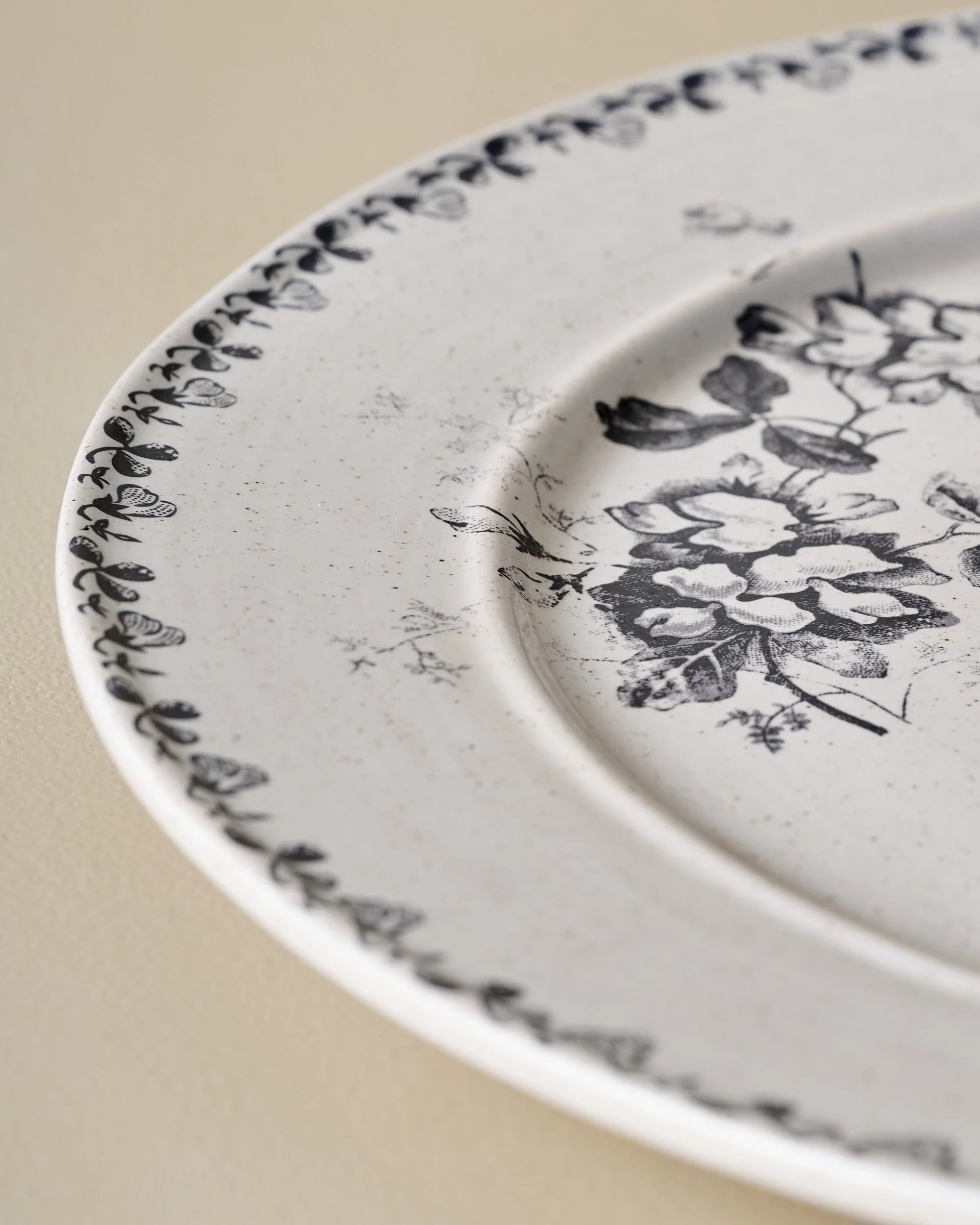 Heirloom Garden Navy Floral Plate - Image 3
