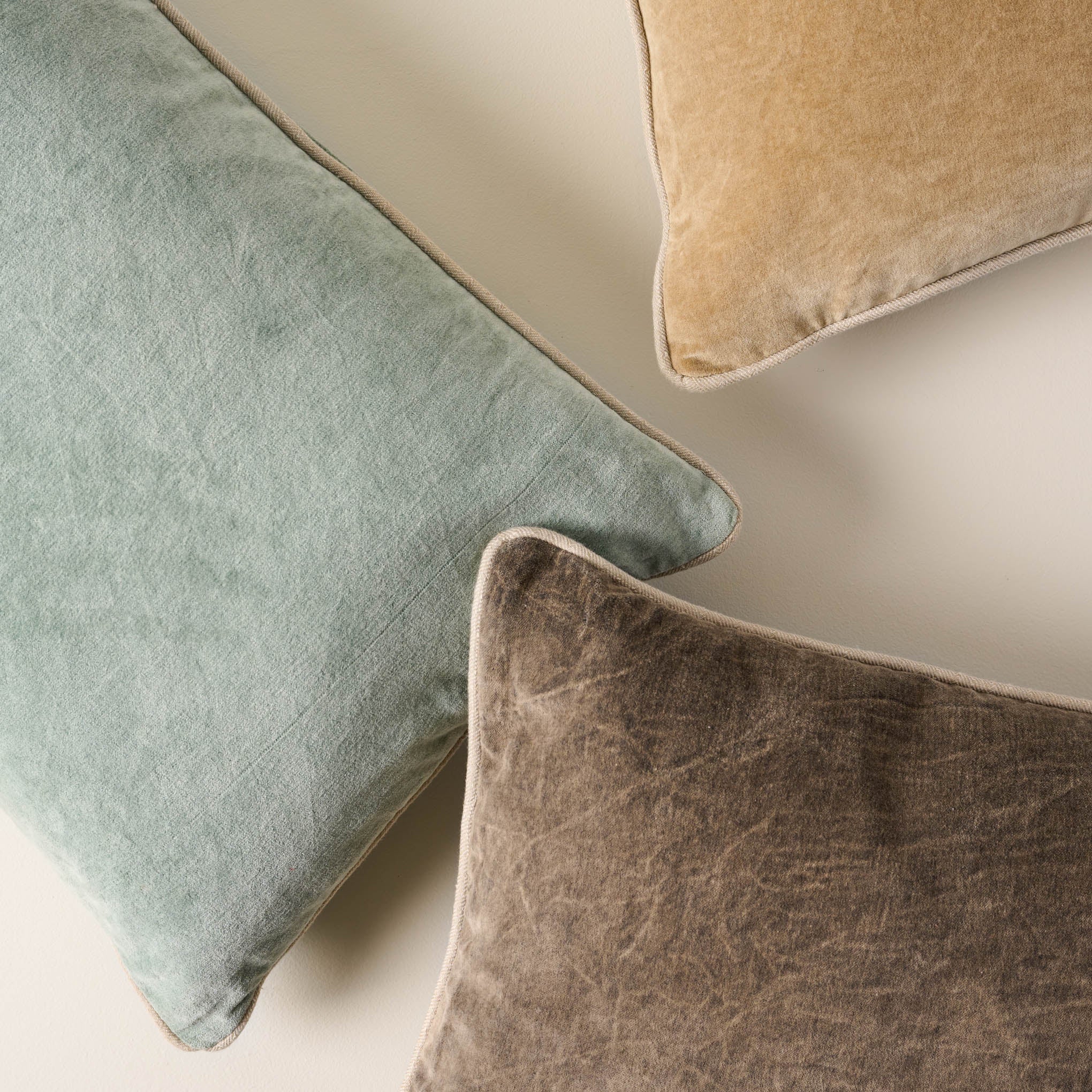 Heirloom Velvet Large Lumbar Pillow - Image 3