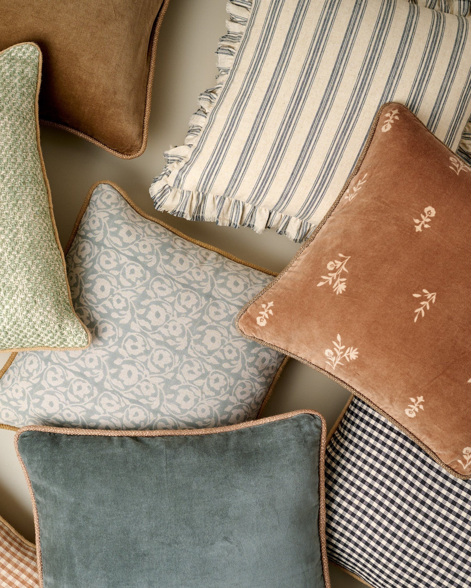 Lexie Velvet Pillow - Image 4