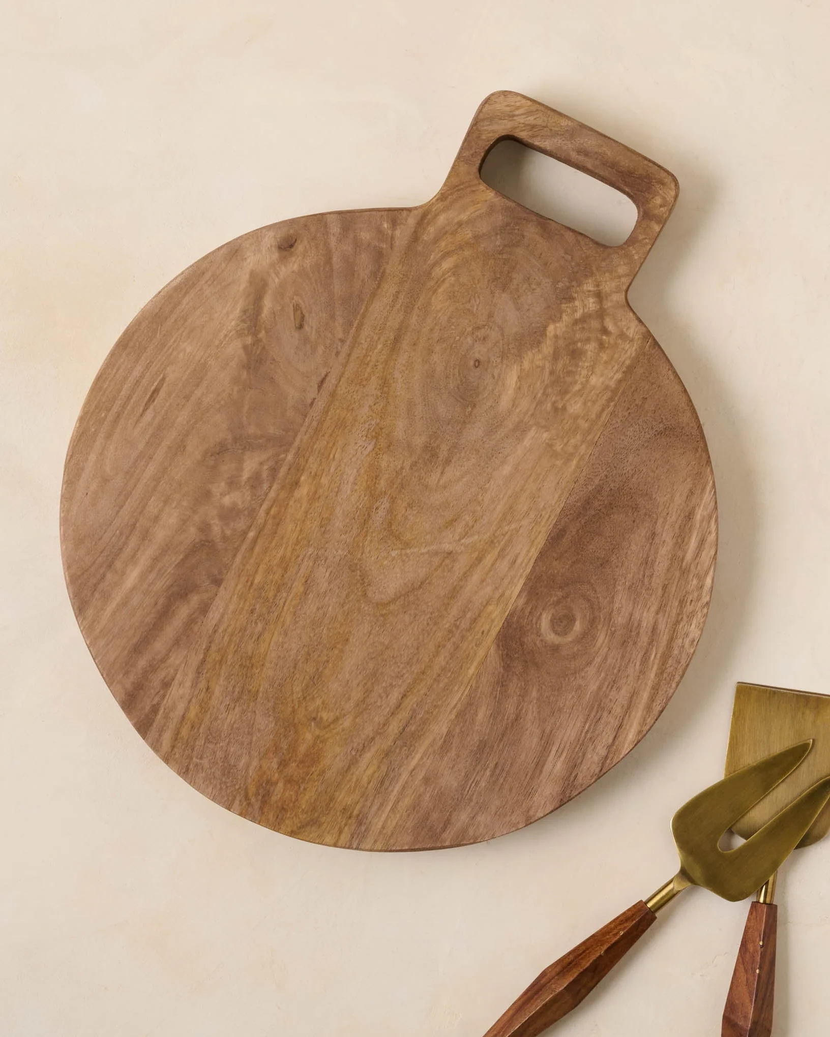 Mango Wood Round Bread Board - Image 4