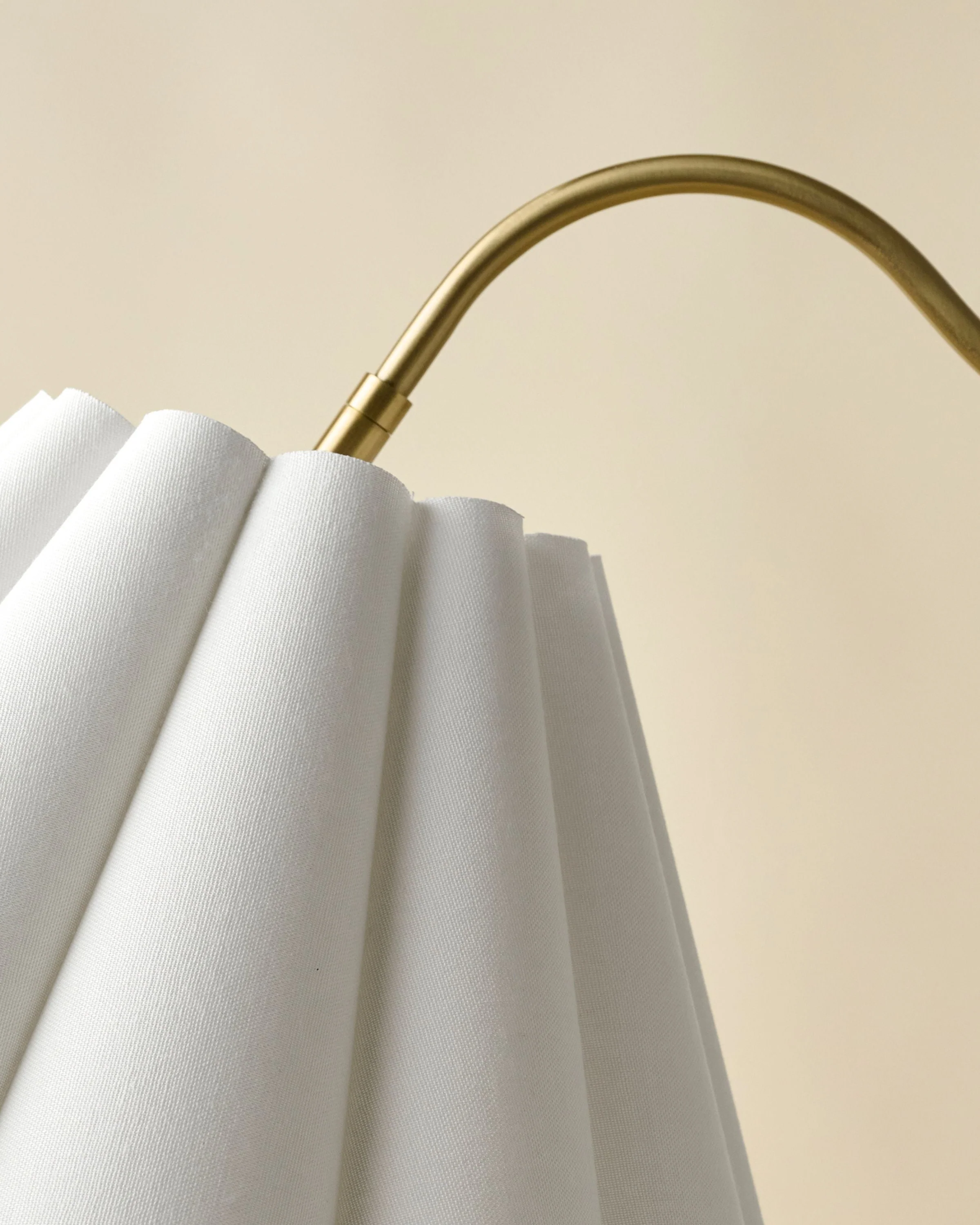 Odette Floor Lamp with Scallop Shade - Image 4