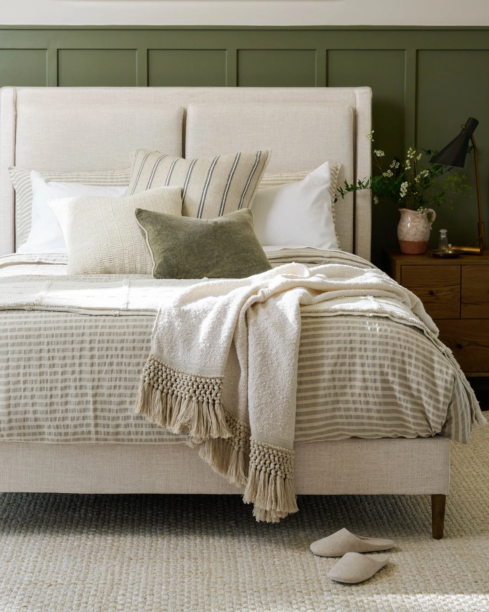 Antique White Essential Tassel Throw - Image 4