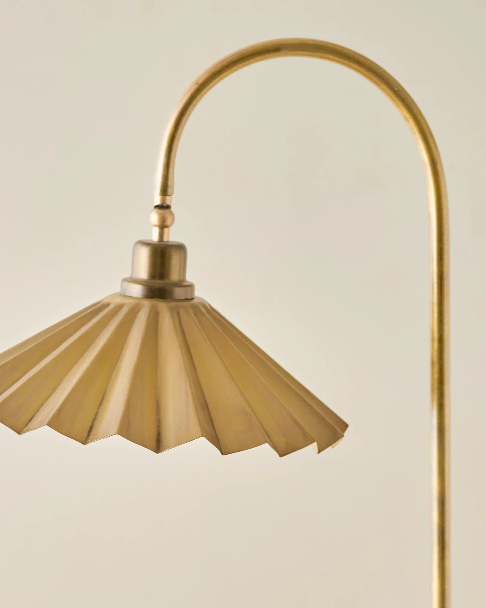Oversized Brass Pleat Task Lamp - Image 3