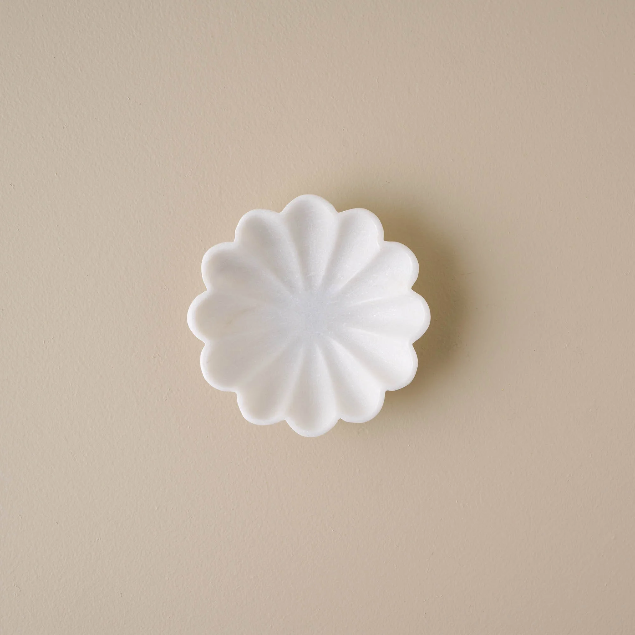 Scalloped Marble Accent Bowl - Image 4