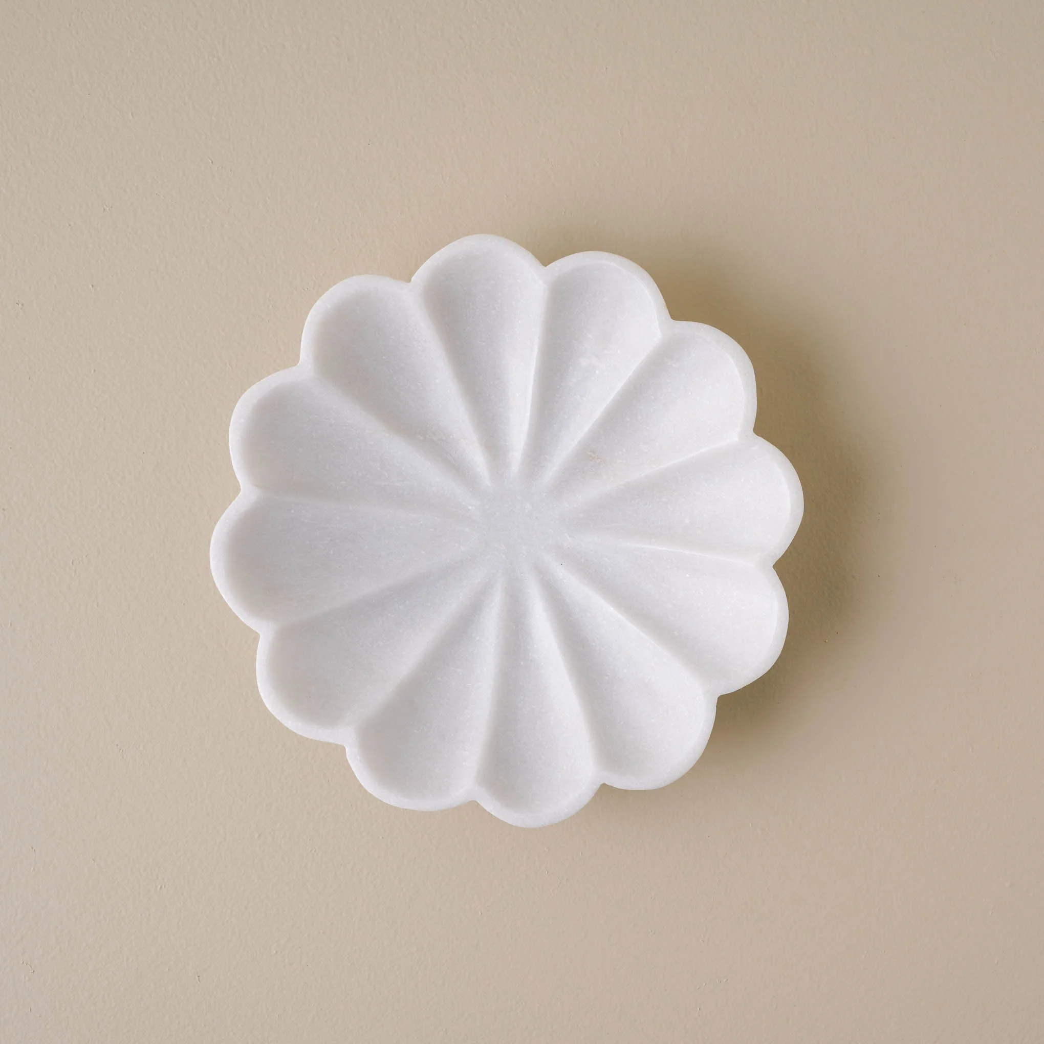 Scalloped Marble Accent Bowl - Image 5
