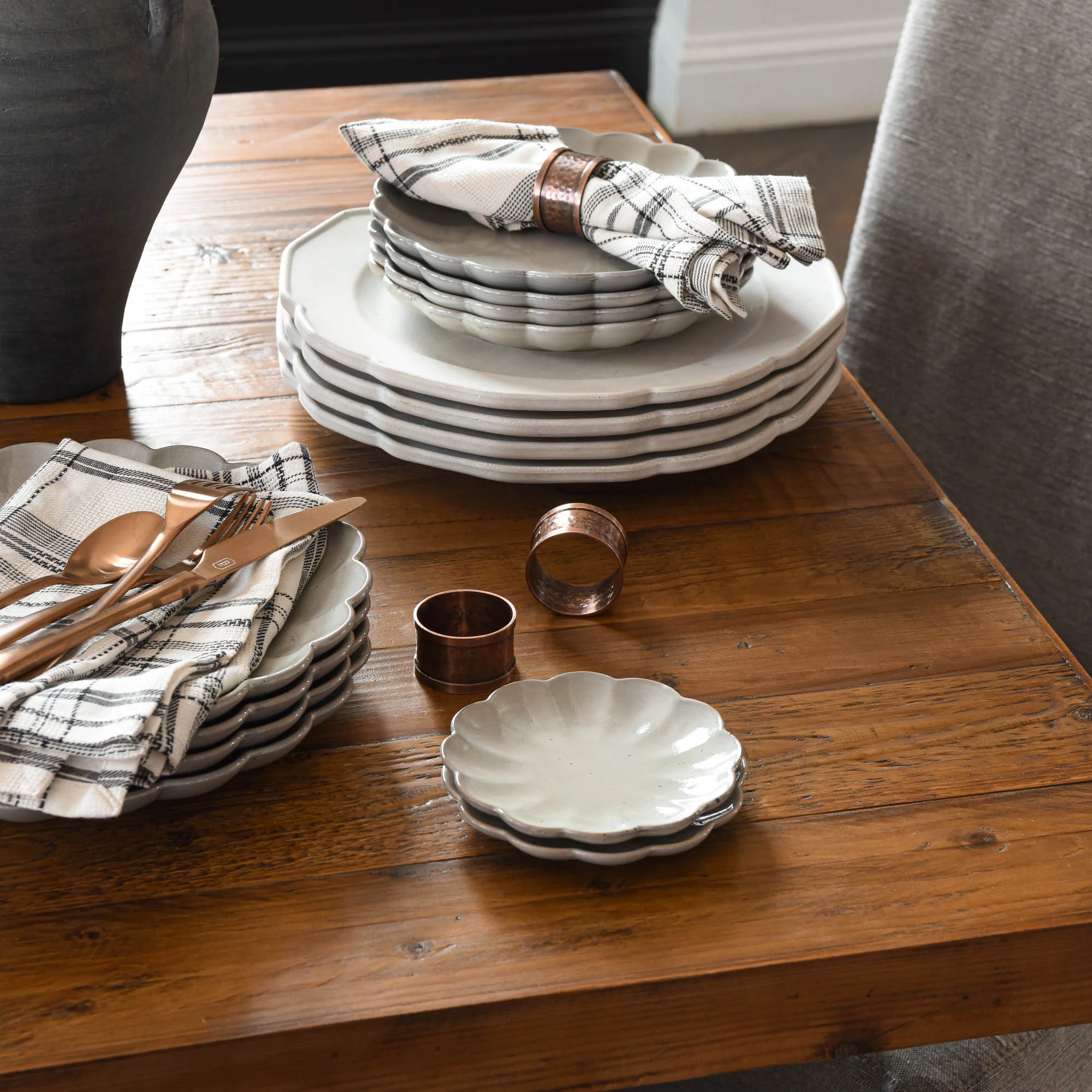 Grey Scalloped Plate - Image 5