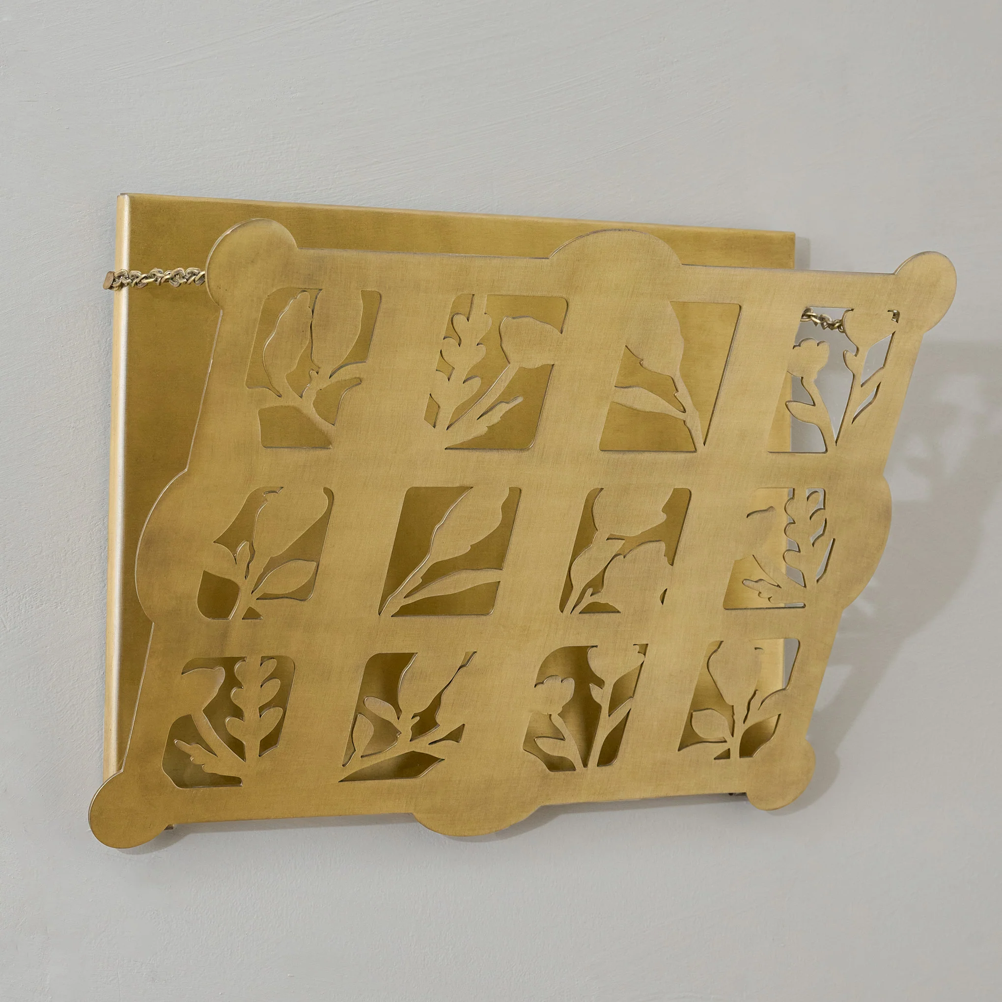 Shadow Floral Brass Wall Pocket - Image 2