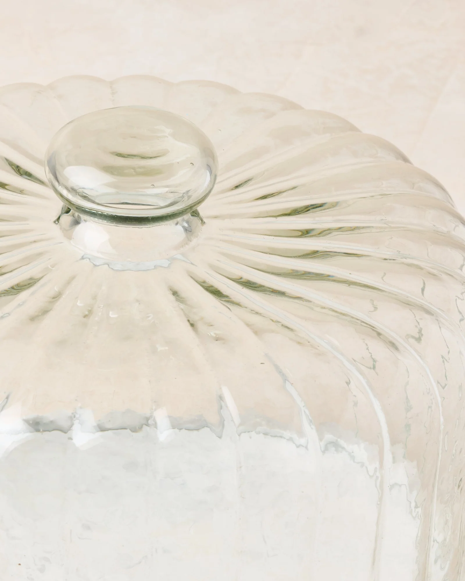 White Marble Fluted Cake Dome - Image 3